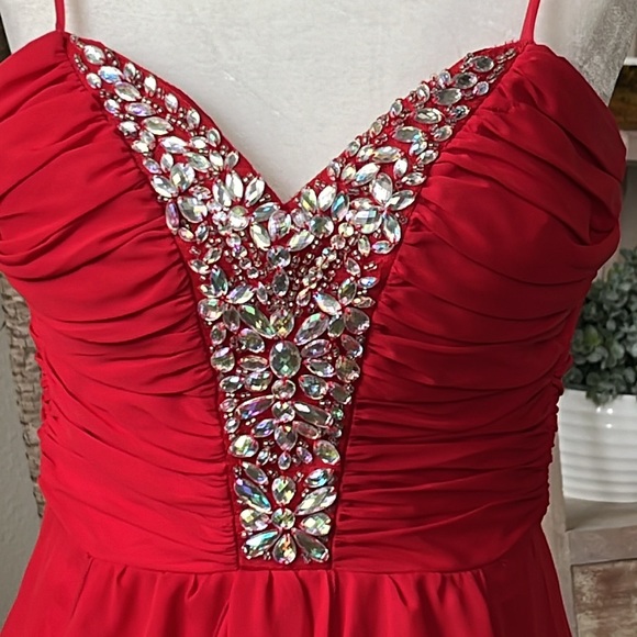 High Low Red Prom dress. Size 3/4 and Perfect - Picture 2 of 5